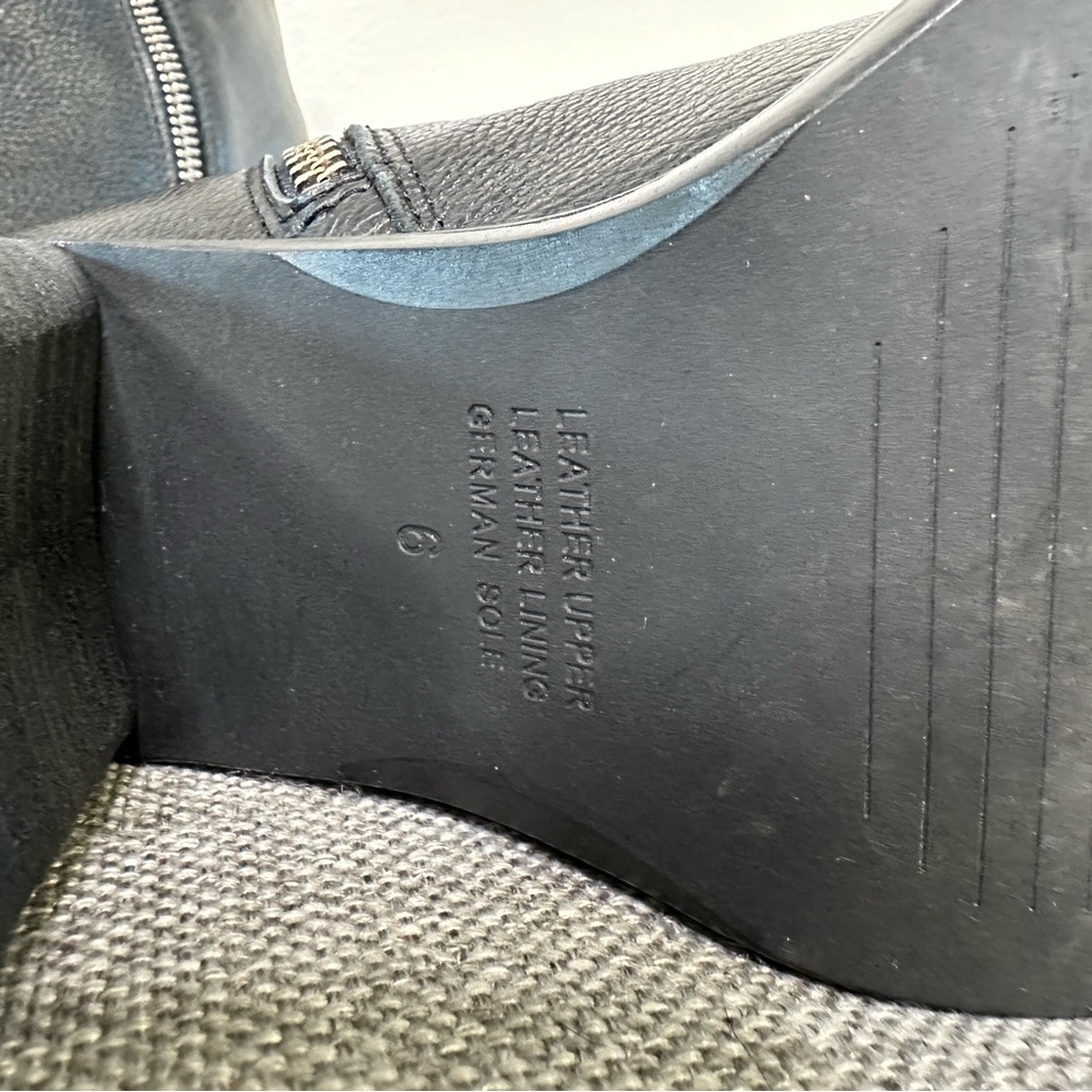 Elegant Black Leather Heeled Boots - Picture 9 of 10